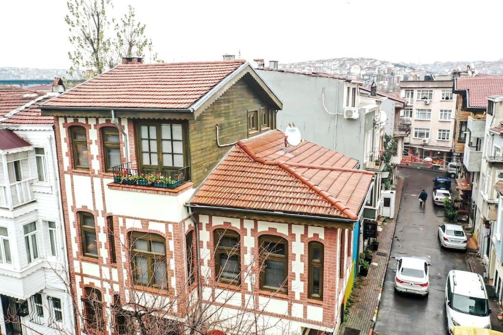 Historical Greco-Ottoman Pavilion Near Tram In Fatih İstanbul Dış mekan fotoğraf