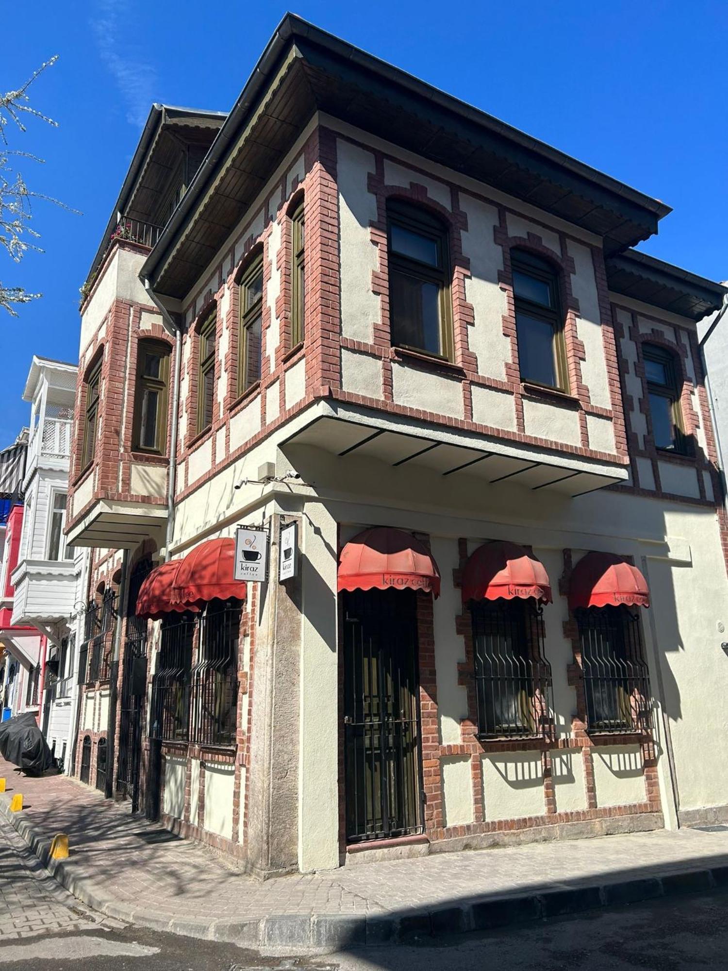 Historical Greco-Ottoman Pavilion Near Tram In Fatih İstanbul Dış mekan fotoğraf